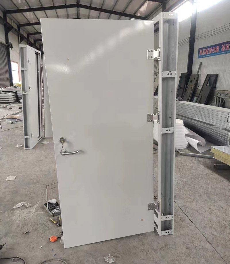 �����ܱ���